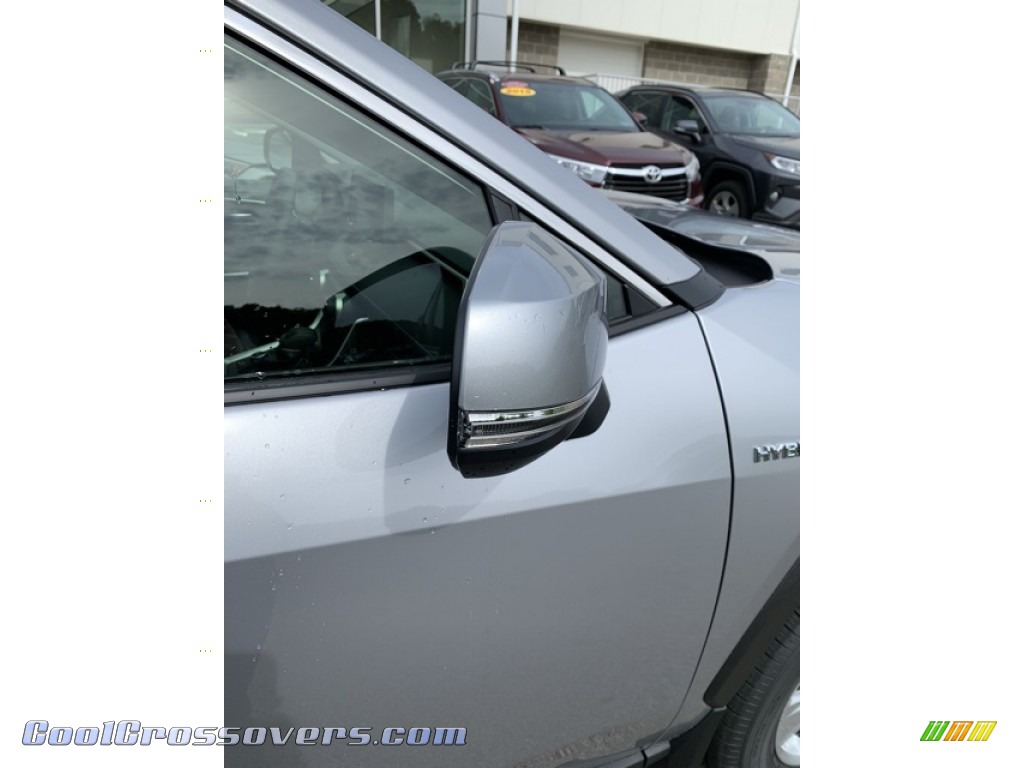 2019 RAV4 XLE AWD Hybrid - Silver Sky Metallic / Black photo #32