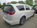 Chrysler Pacifica Limited Luxury White Pearl photo #5