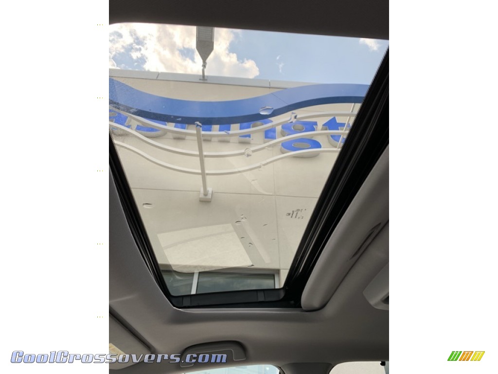 2019 Pilot Touring AWD - Lunar Silver Metallic / Gray photo #52