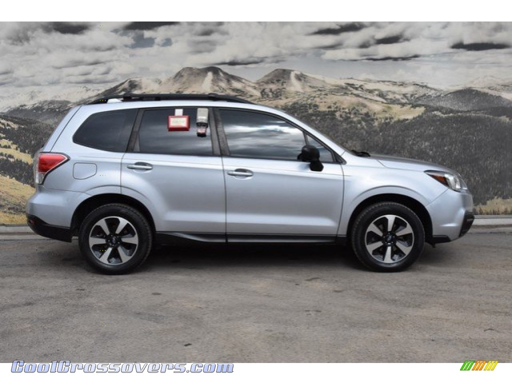 2017 Forester 2.5i - Ice Silver Metallic / Gray photo #2