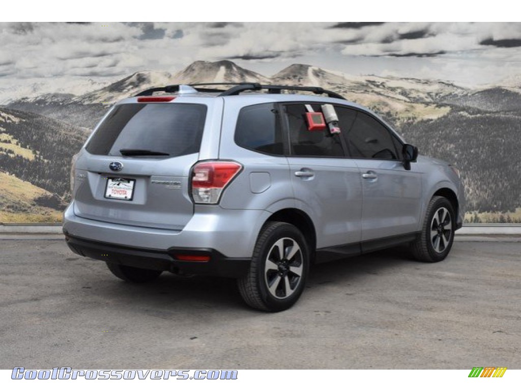 2017 Forester 2.5i - Ice Silver Metallic / Gray photo #3