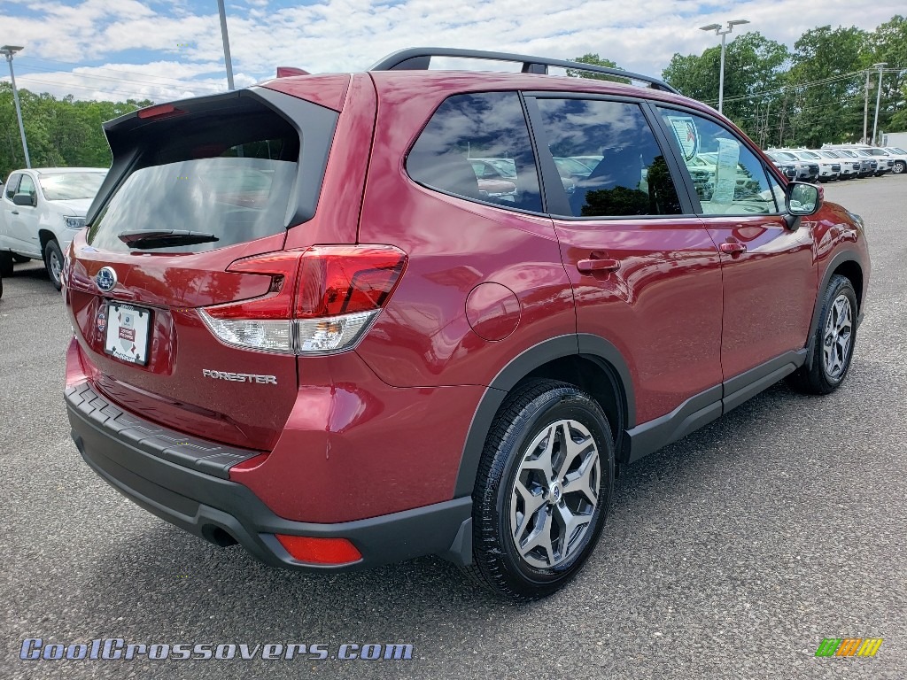 2019 Forester 2.5i Premium - Crimson Red Pearl / Gray photo #7