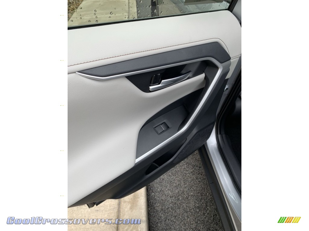 2019 RAV4 Limited AWD Hybrid - Silver Sky Metallic / Light Gray photo #16