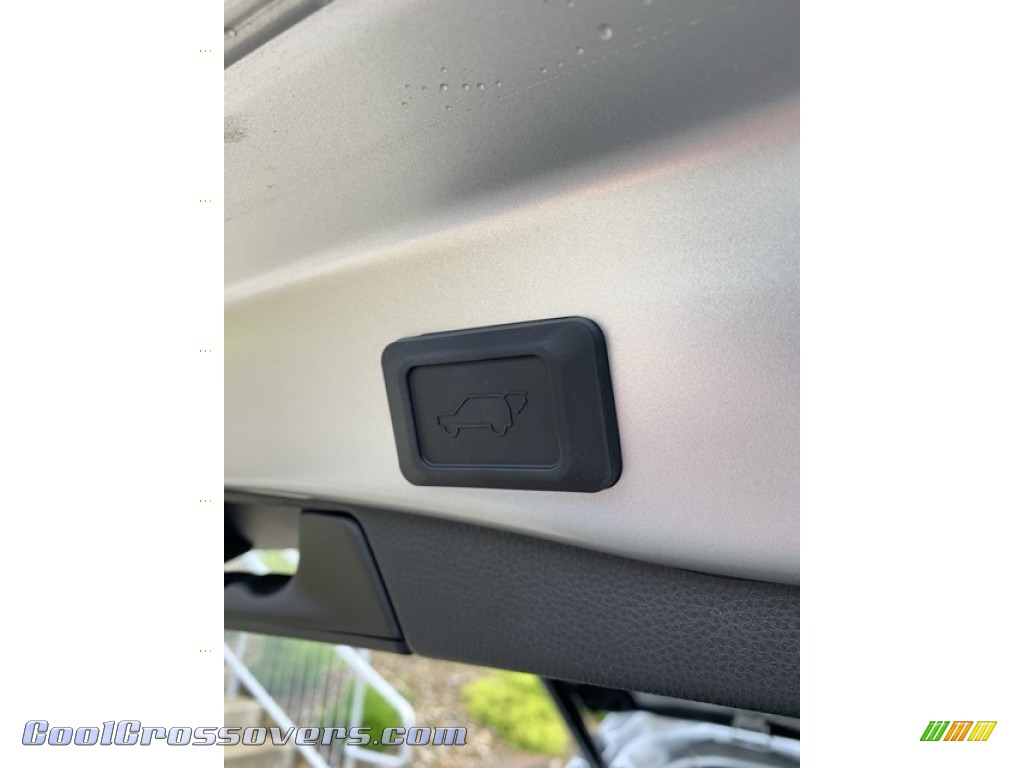2019 RAV4 Limited AWD Hybrid - Silver Sky Metallic / Light Gray photo #25