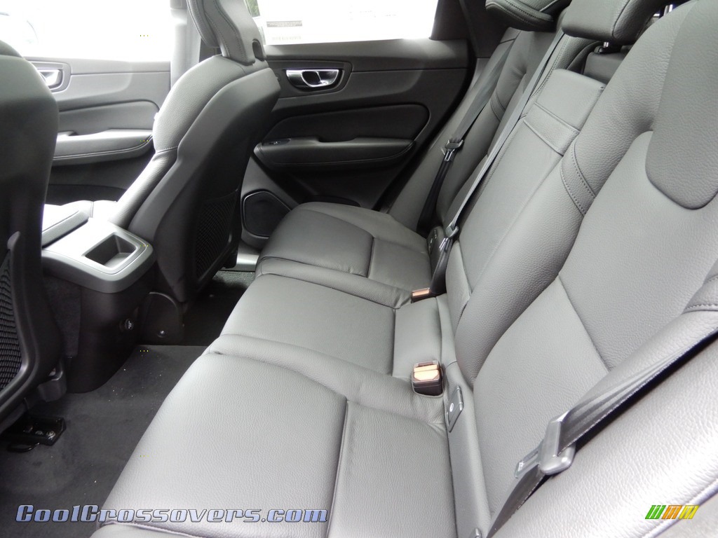 2019 XC60 T6 AWD Momentum - Osmium Grey Metallic / Charcoal photo #8