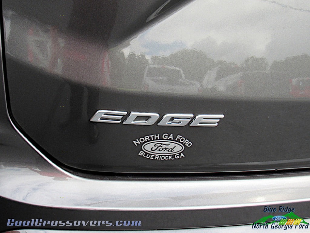 2019 Edge Titanium AWD - Magnetic / Ebony photo #34