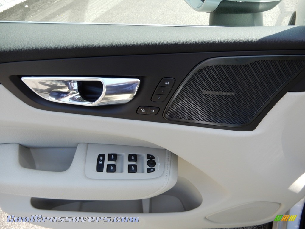 2020 XC60 T6 AWD - Bright Silver Metallic / Blonde photo #10