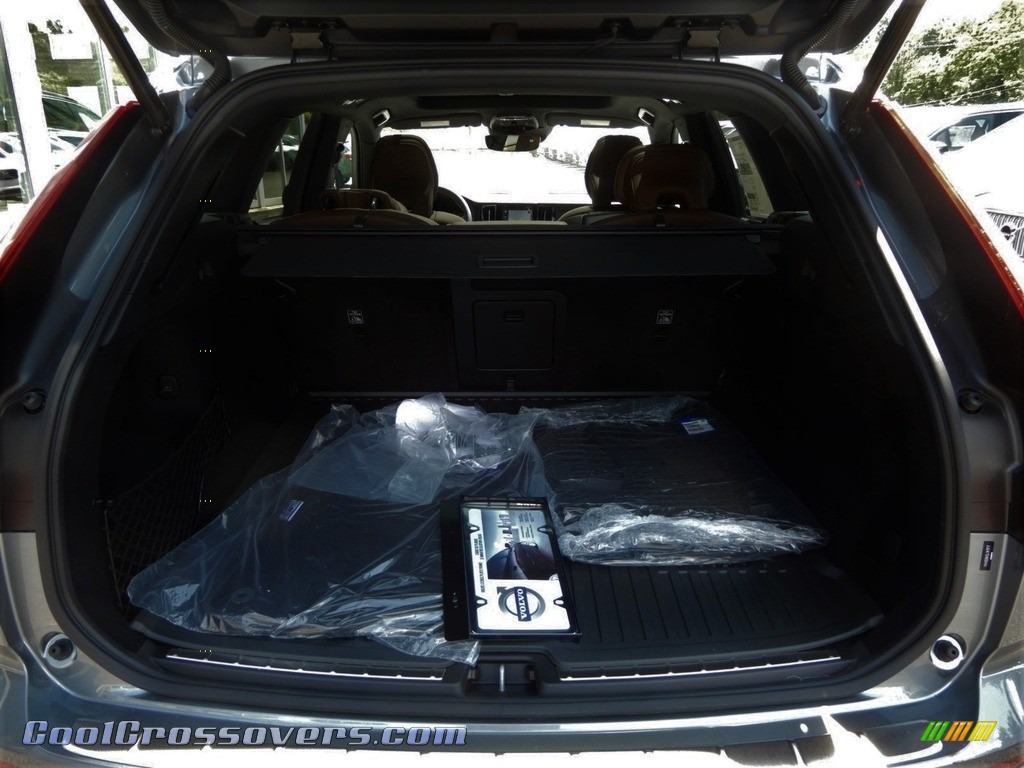 2020 XC60 T5 AWD Momentum - Osmium Grey Metallic / Maroon Brown photo #3