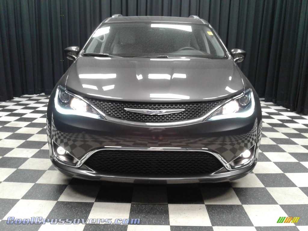 2018 Pacifica Touring L - Granite Crystal Metallic / Cognac/Alloy/Toffee photo #3
