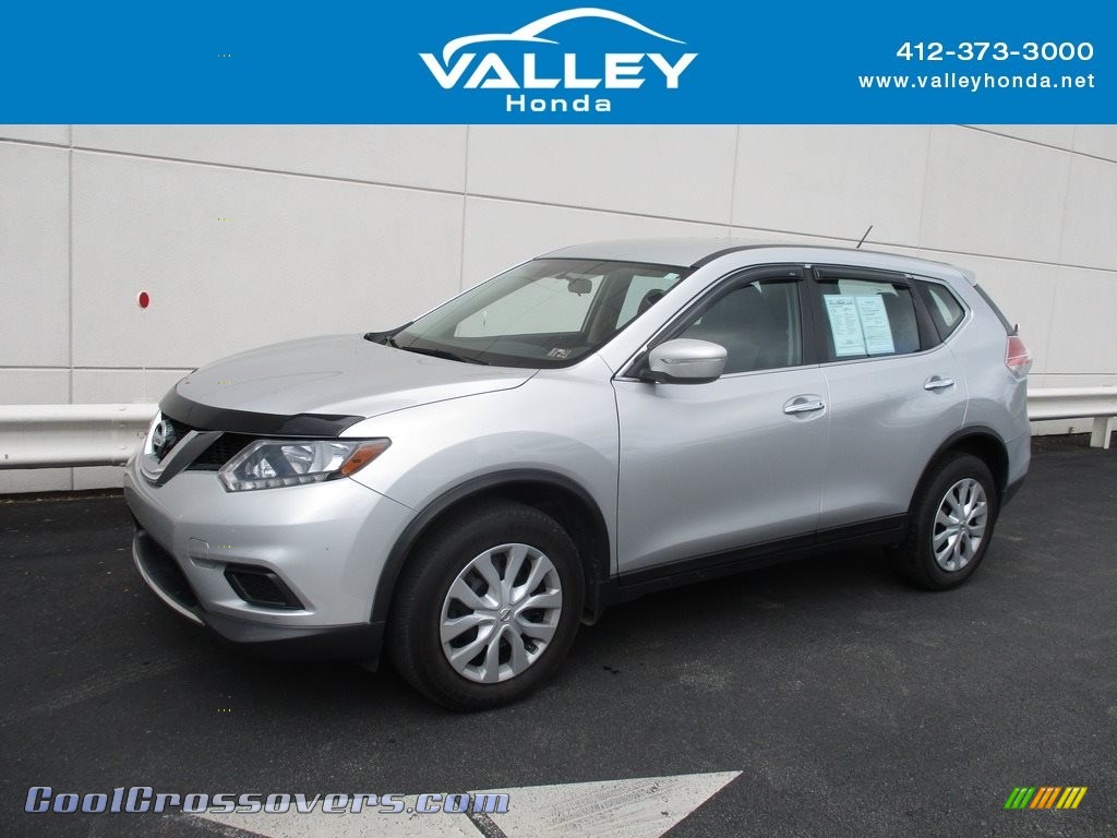 Brilliant Silver / Charcoal Nissan Rogue SV AWD