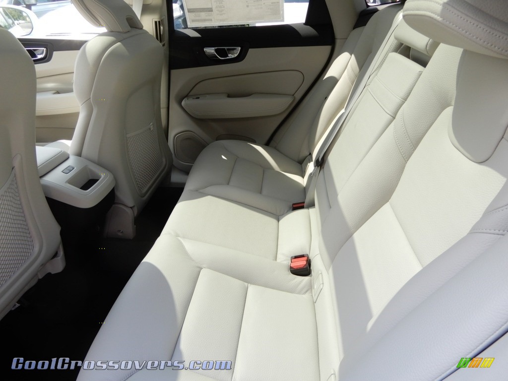 2020 XC60 T5 AWD Momentum - Crystal White Metallic / Blonde photo #8