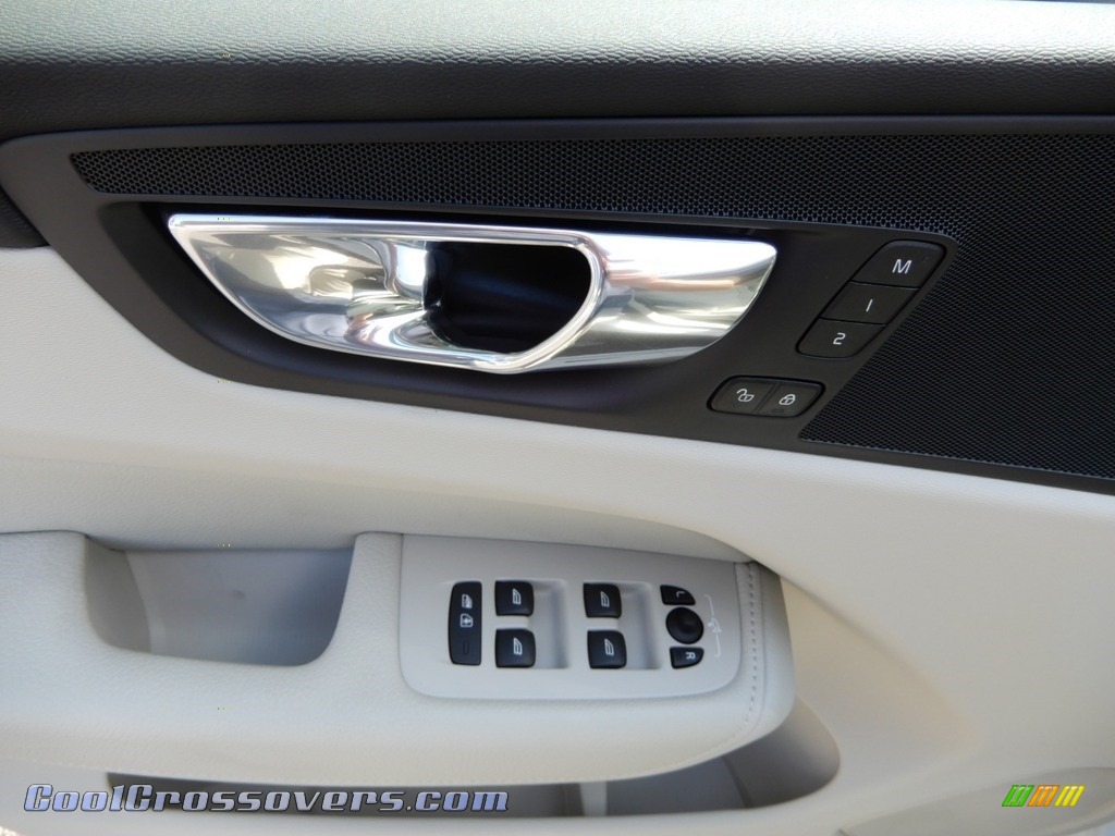 2020 XC60 T5 AWD Momentum - Crystal White Metallic / Blonde photo #10
