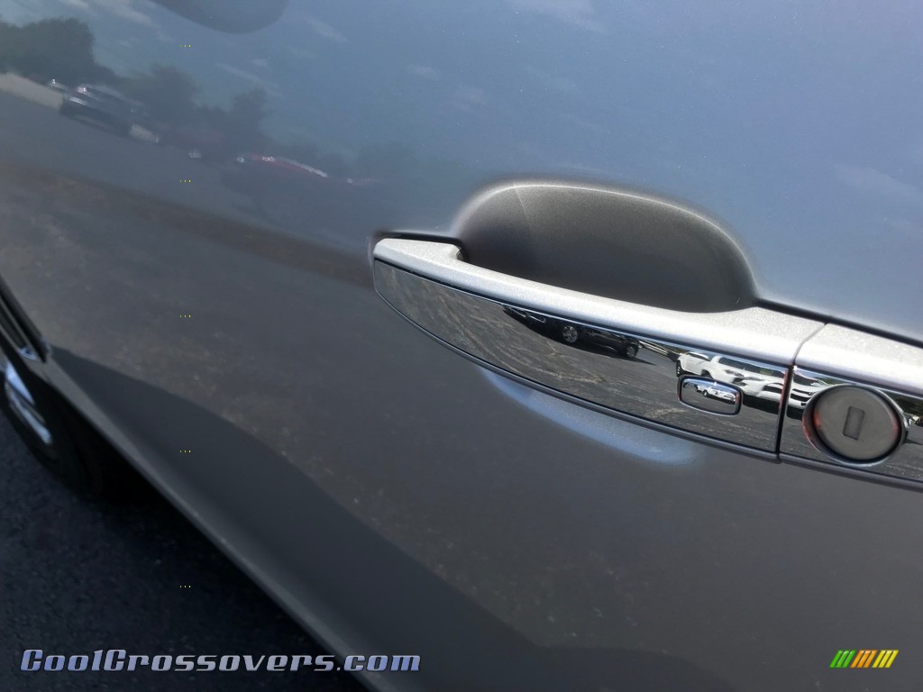 2014 SRX Luxury AWD - Radiant Silver Metallic / Shale/Brownstone photo #10