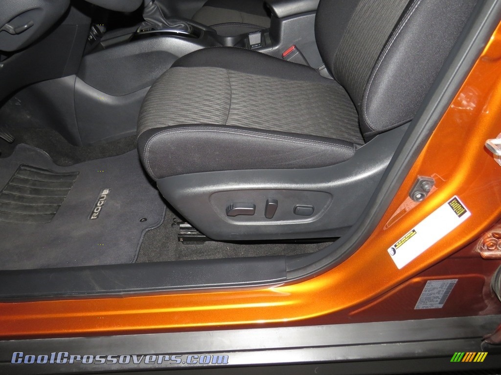 2019 Rogue SV AWD - Monarch Orange Metallic / Charcoal photo #18