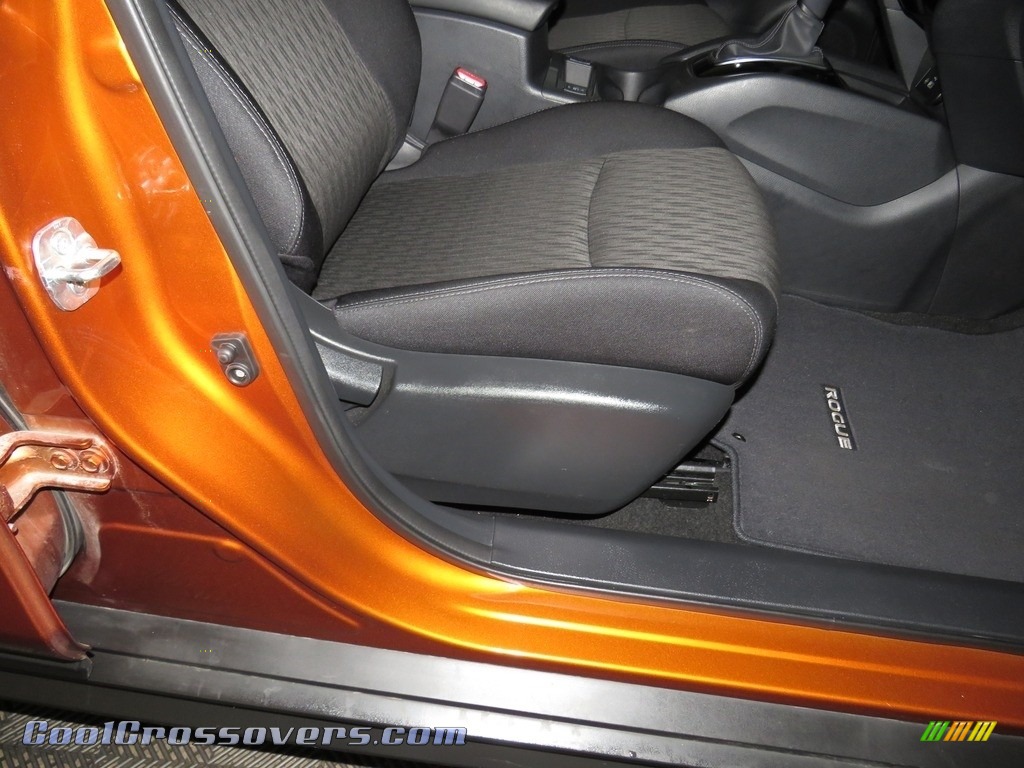 2019 Rogue SV AWD - Monarch Orange Metallic / Charcoal photo #26