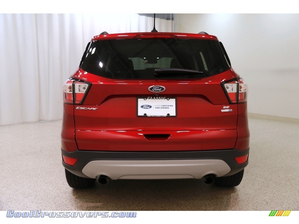2018 Escape SE 4WD - Ruby Red / Charcoal Black photo #18