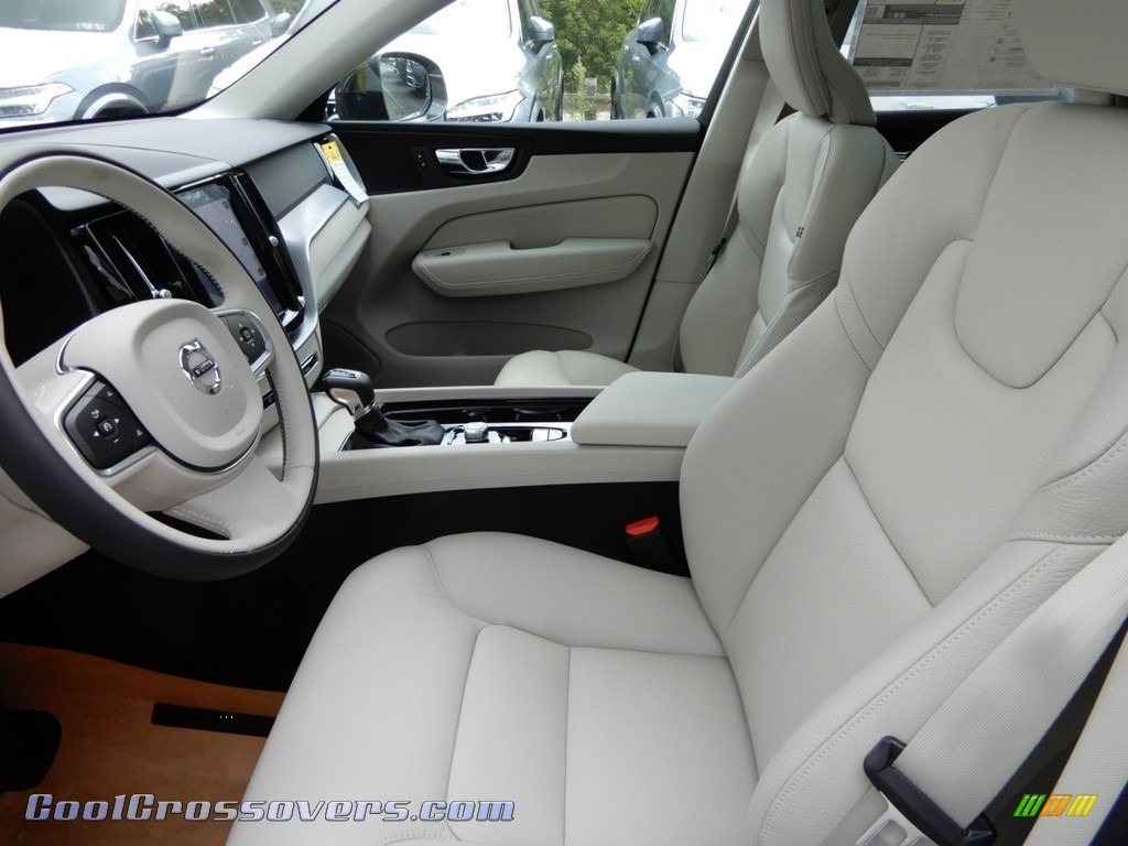 2020 XC60 T5 AWD Momentum - Pine Grey Metallic / Blonde photo #7