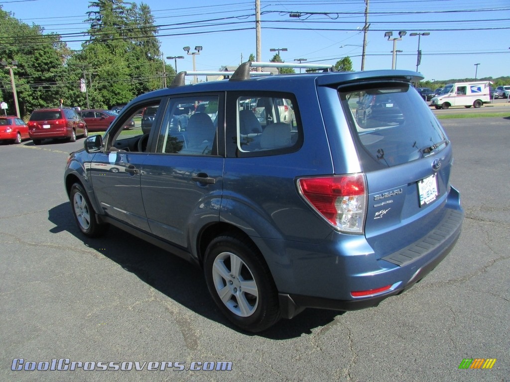 2010 Forester 2.5 X - Newport Blue Pearl / Platinum photo #8