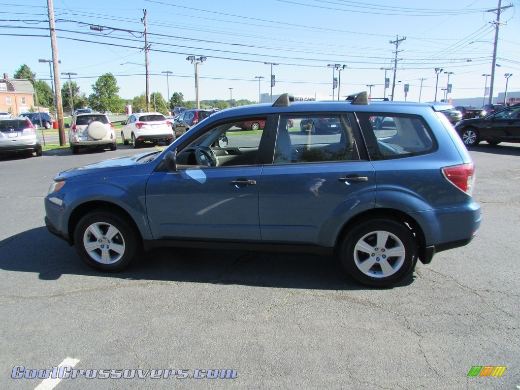 2010 Forester 2.5 X - Newport Blue Pearl / Platinum photo #9