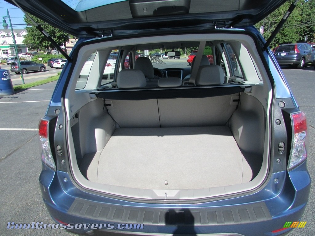 2010 Forester 2.5 X - Newport Blue Pearl / Platinum photo #20