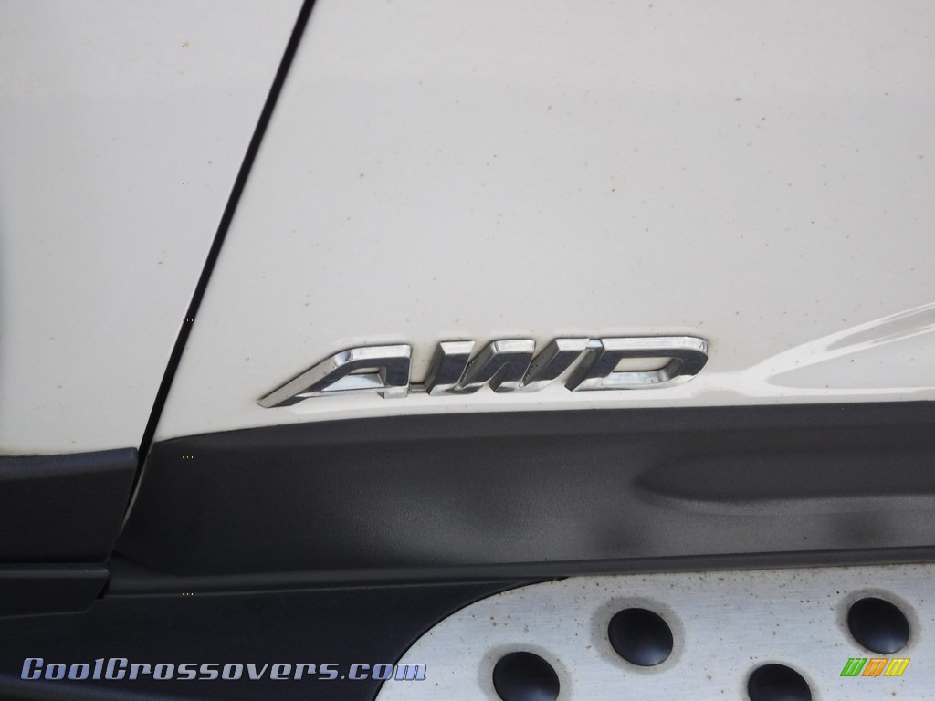 2012 Sorento LX V6 AWD - Snow White Pearl / Black photo #6