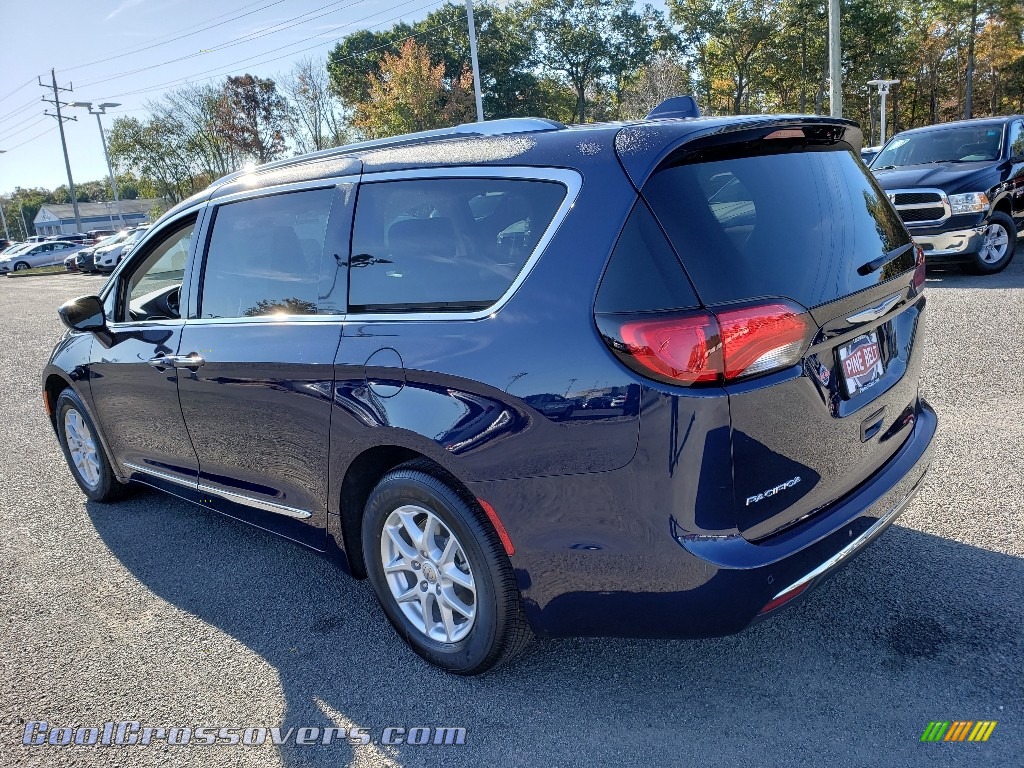 2020 Pacifica Touring L - Jazz Blue Pearl / Cognac/Alloy photo #4