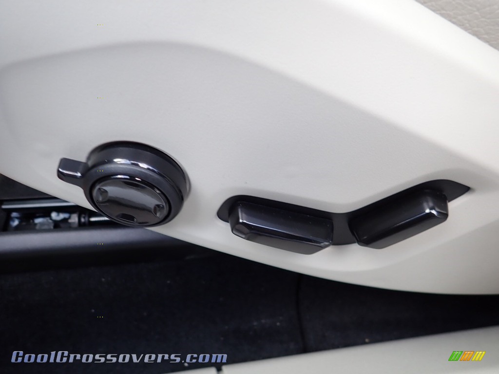 2020 XC60 T5 AWD Inscription - Pine Grey Metallic / Blonde photo #12