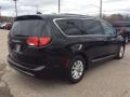 Chrysler Pacifica Touring L Plus Brilliant Black Crystal Pearl photo #9