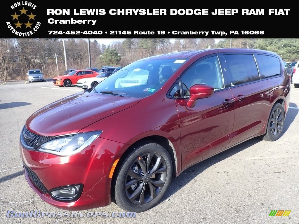 2020 Pacifica Touring - Velvet Red Pearl / Black photo #1