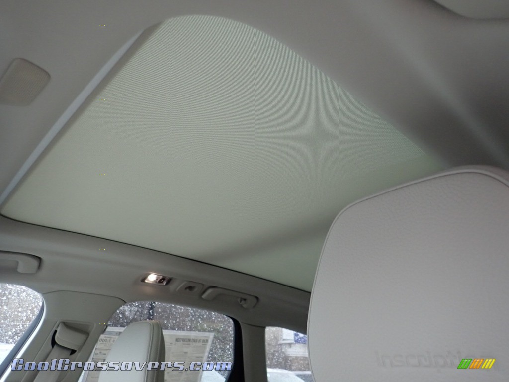 2020 XC60 T6 AWD Inscription - Crystal White Metallic / Blonde photo #11