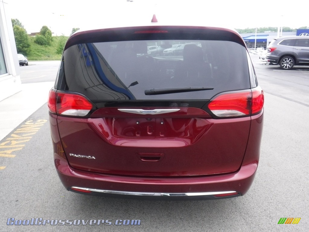 2018 Pacifica Touring Plus - Velvet Red Pearl / Black/Alloy photo #9