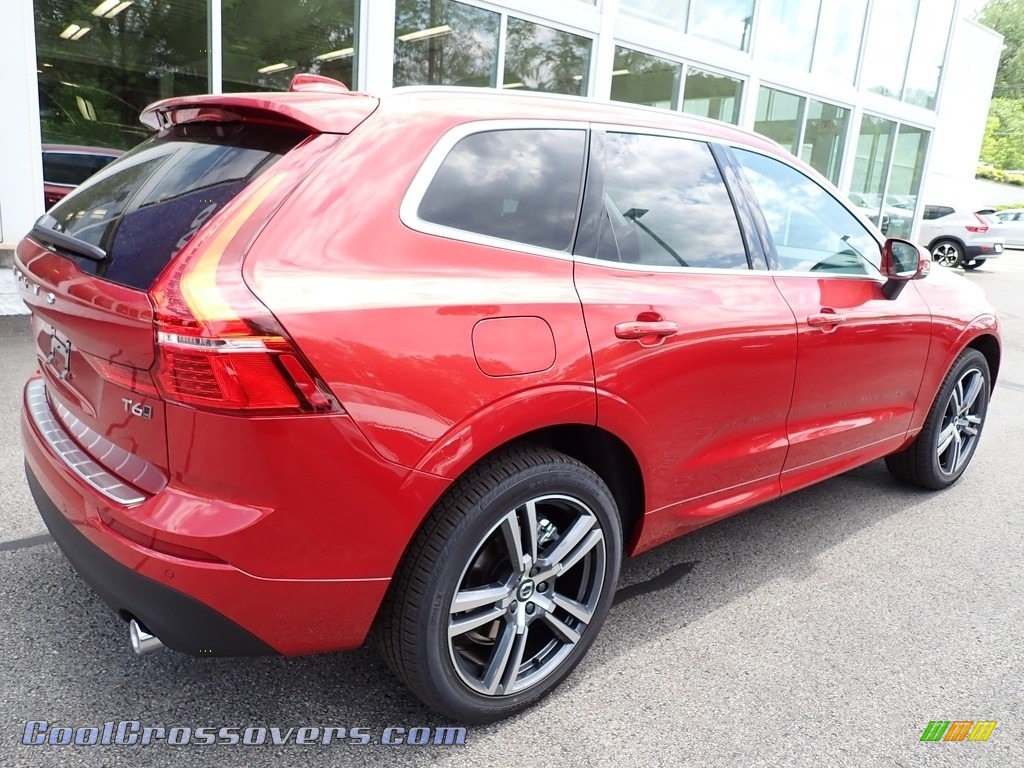 2020 XC60 T6 AWD Momentum - Fusion Red Metallic / Blonde photo #2