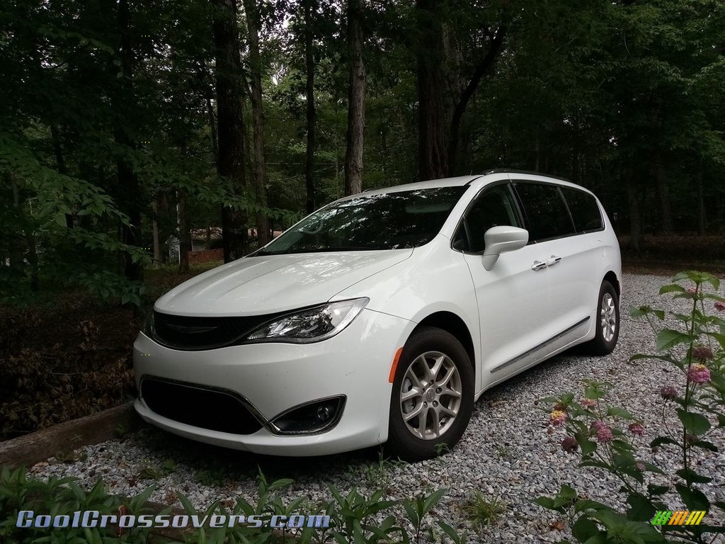Bright White / Cognac/Alloy Chrysler Pacifica Touring L