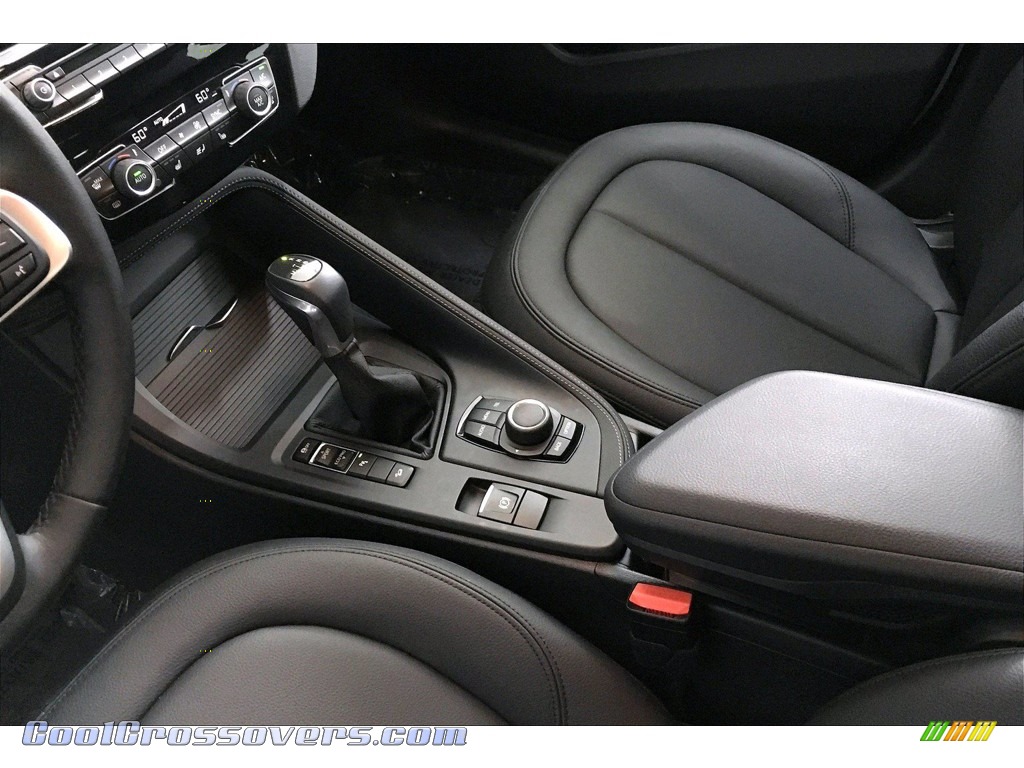 2017 X1 xDrive28i - Alpine White / Black photo #16