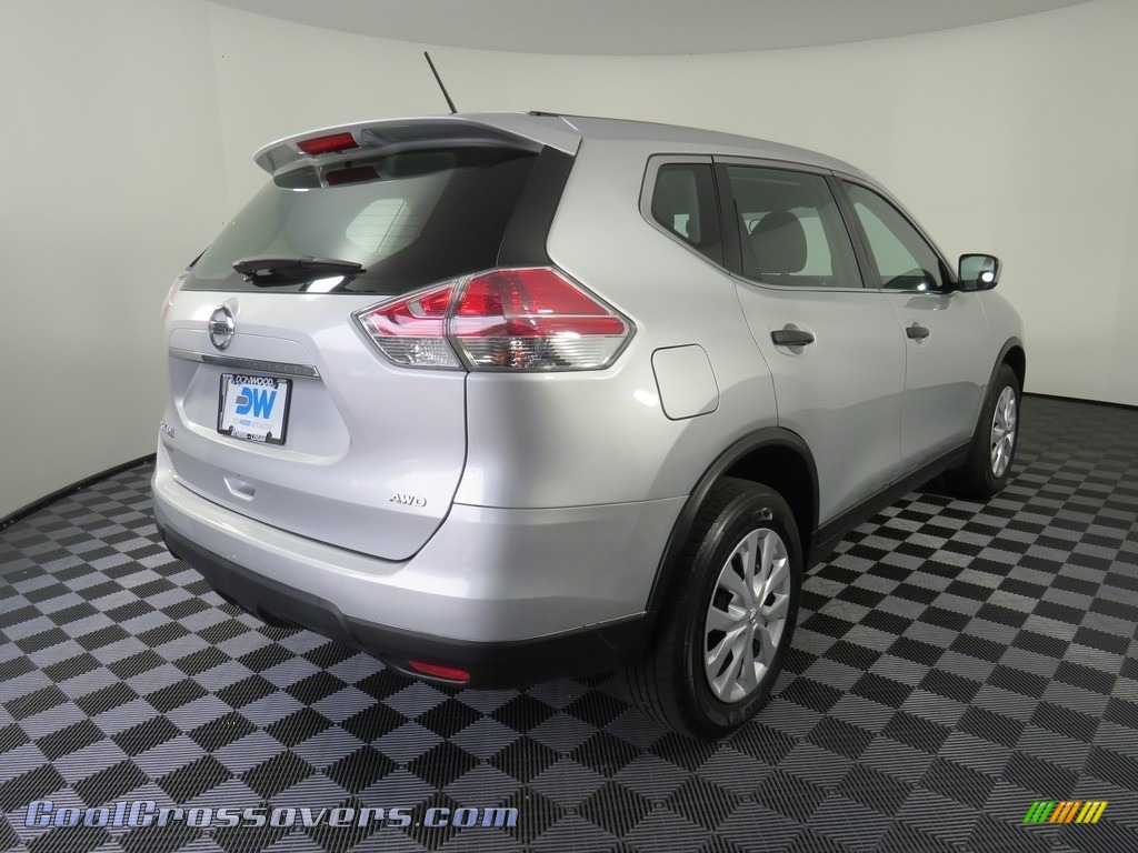 2016 Rogue S AWD - Brilliant Silver / Charcoal photo #15