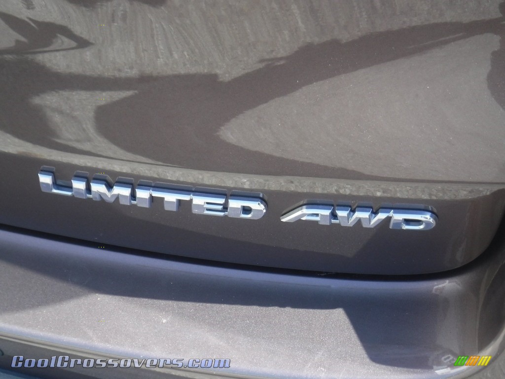 2017 Highlander Limited AWD - Toasted Walnut Pearl / Almond photo #10