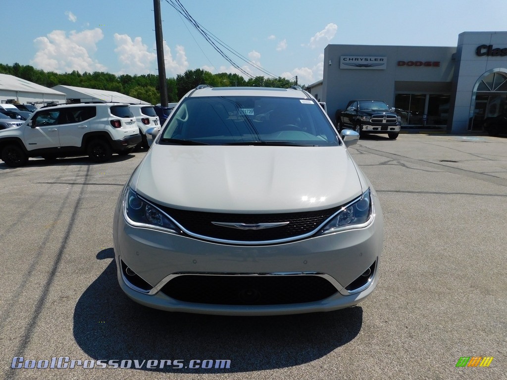 2020 Pacifica Limited - Luxury White Pearl / Alloy/Black photo #3