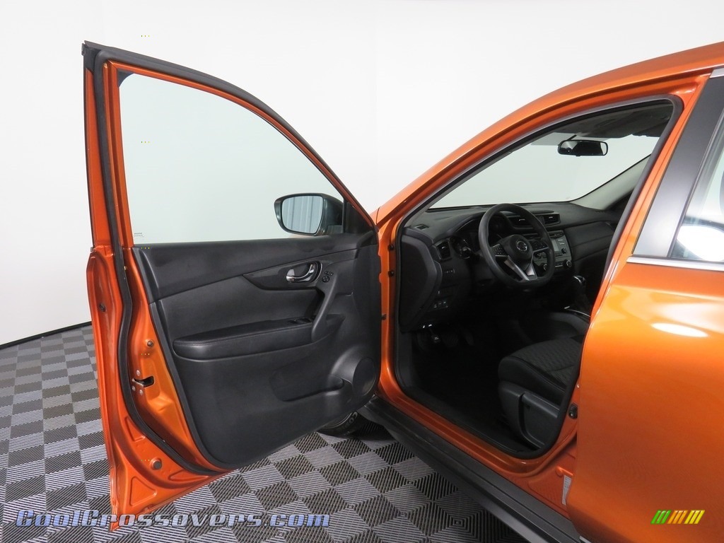 2017 Rogue S AWD - Monarch Orange / Charcoal photo #27