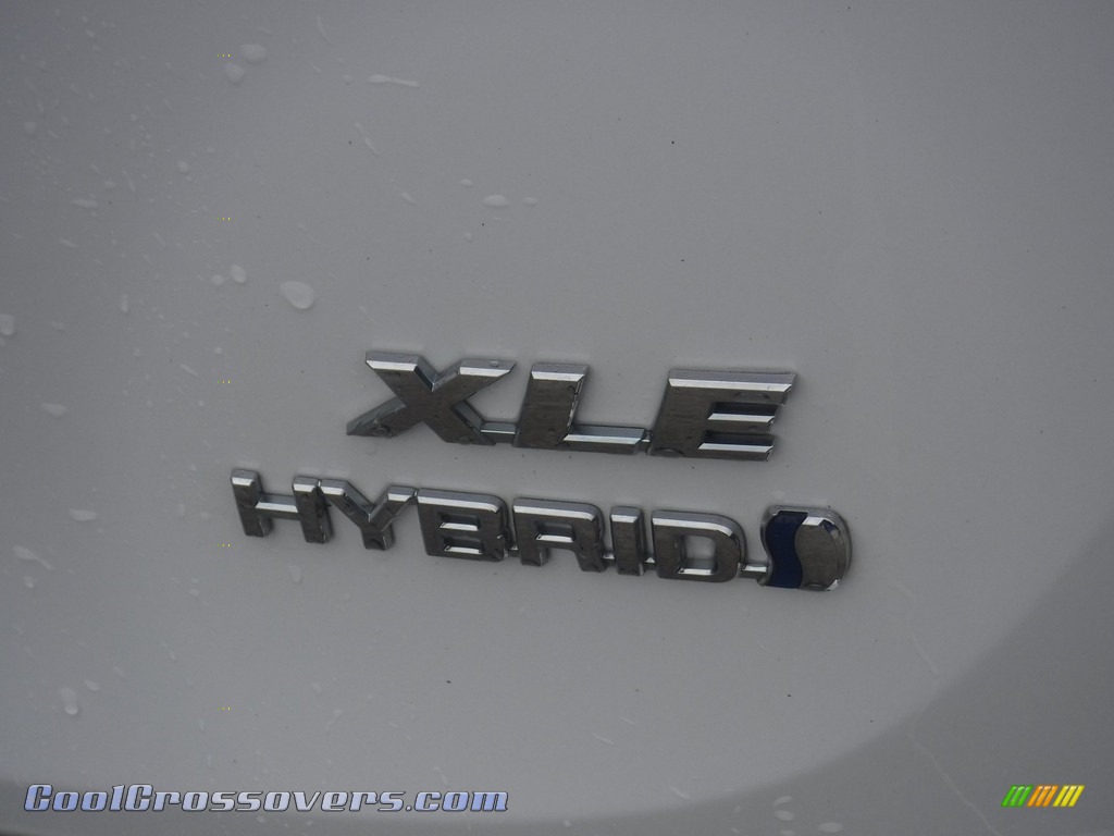 2017 RAV4 XLE AWD Hybrid - Super White / Ash photo #15
