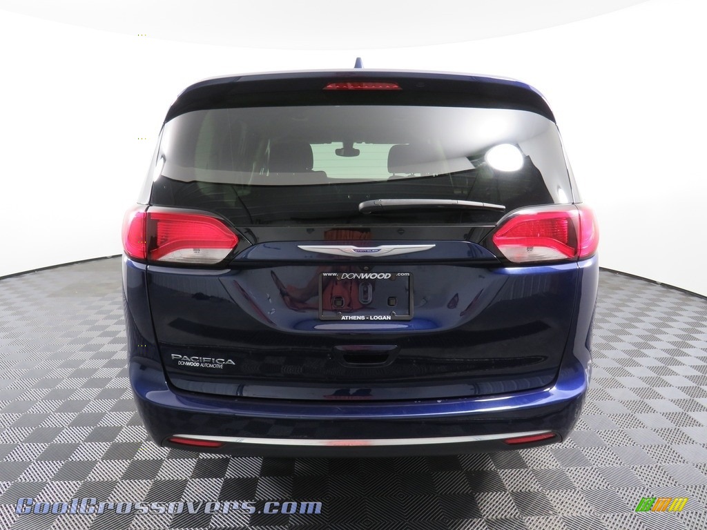 2017 Pacifica Touring L - Jazz Blue Pearl / Black/Alloy photo #12