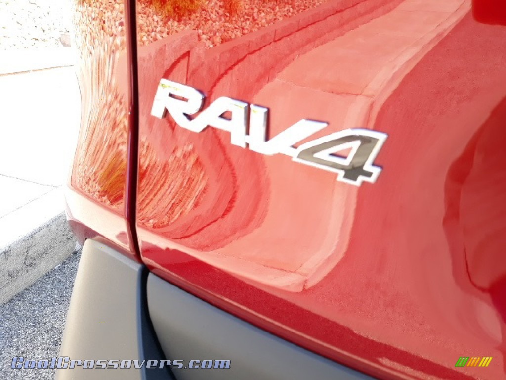 2020 RAV4 XLE AWD - Ruby Flare Pearl / Black photo #35