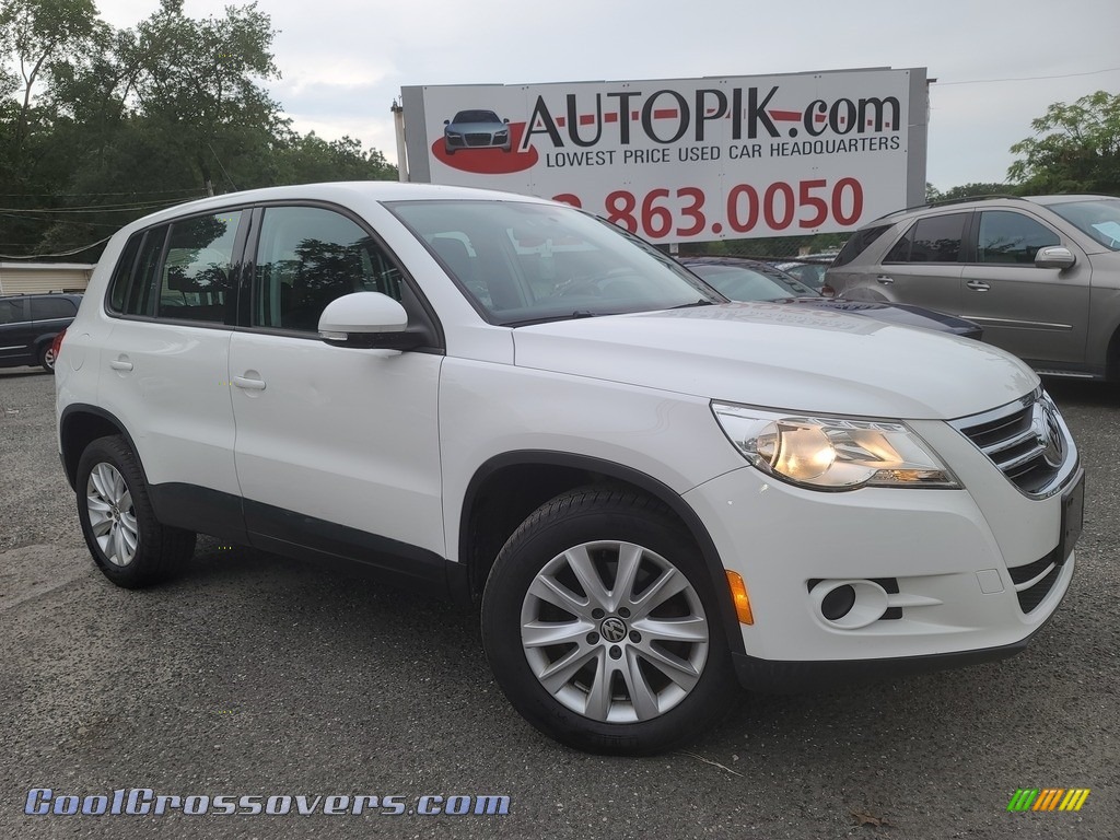 Candy White / Charcoal Volkswagen Tiguan S 4Motion