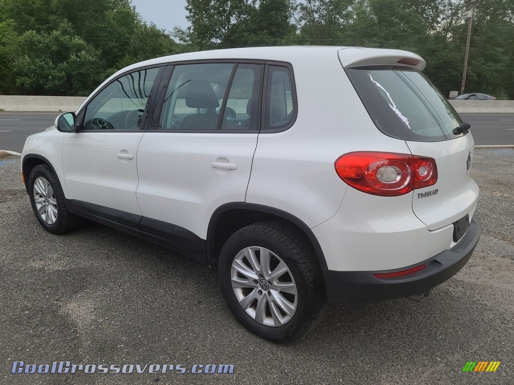2010 Tiguan S 4Motion - Candy White / Charcoal photo #5