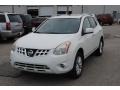 Nissan Rogue SV Pearl White photo #1