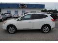 Nissan Rogue SV Pearl White photo #2