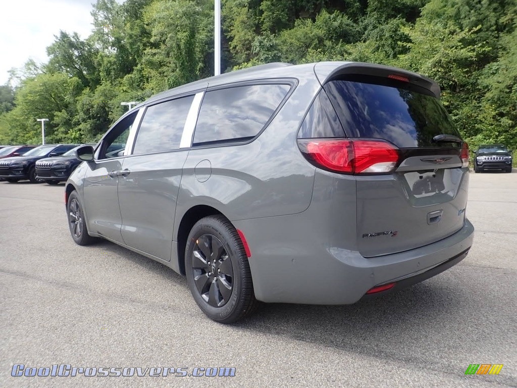 2020 Pacifica Hybrid Limited - Ceramic Grey / Rodeo Red photo #8