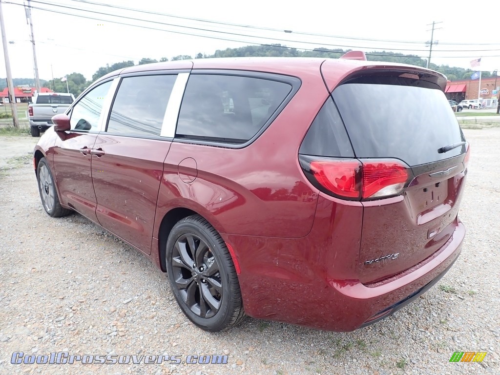 2020 Pacifica Touring - Velvet Red Pearl / Black photo #3