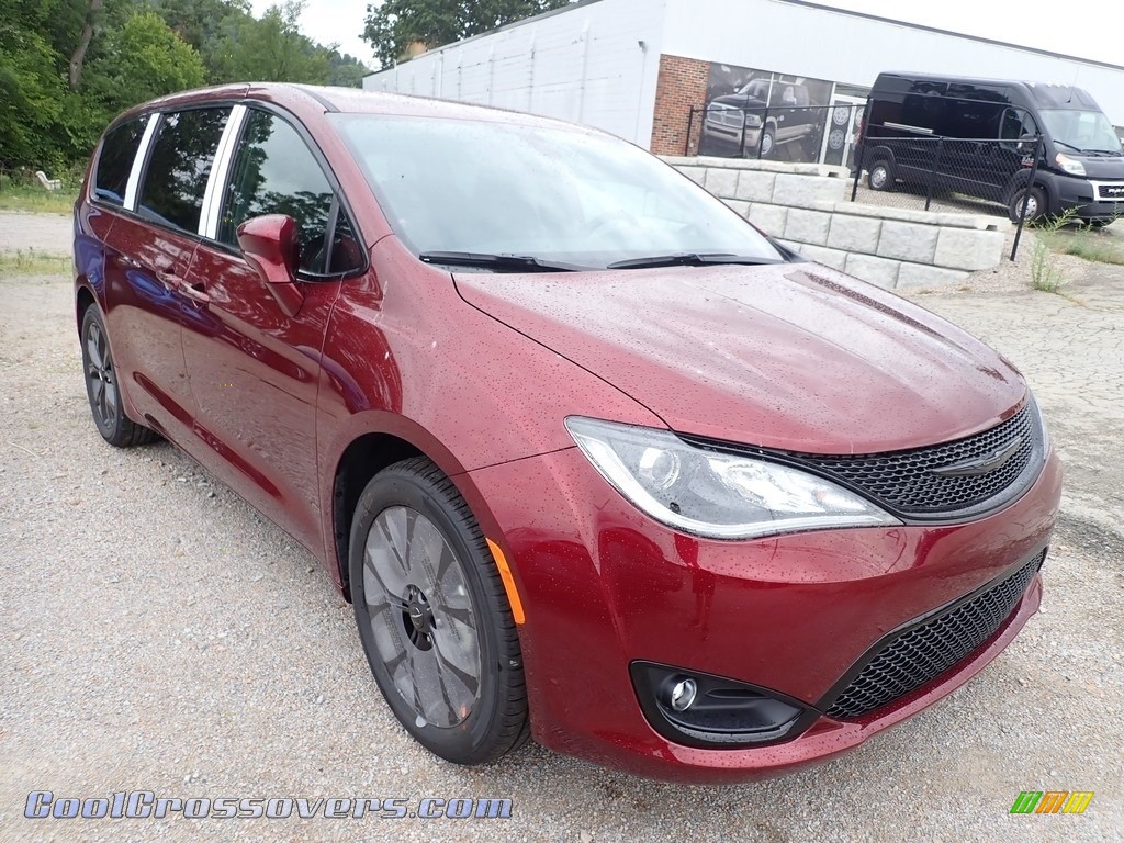 2020 Pacifica Touring - Velvet Red Pearl / Black photo #7