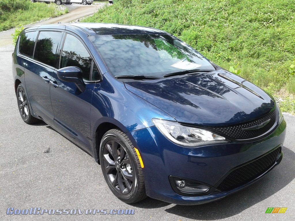 2020 Pacifica Touring - Jazz Blue Pearl / Black photo #4