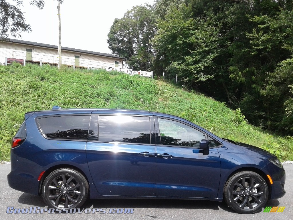 2020 Pacifica Touring - Jazz Blue Pearl / Black photo #5